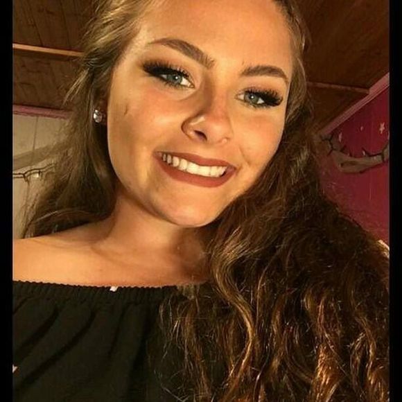 Meet your Posher, Alexis - Picture 1 of 1